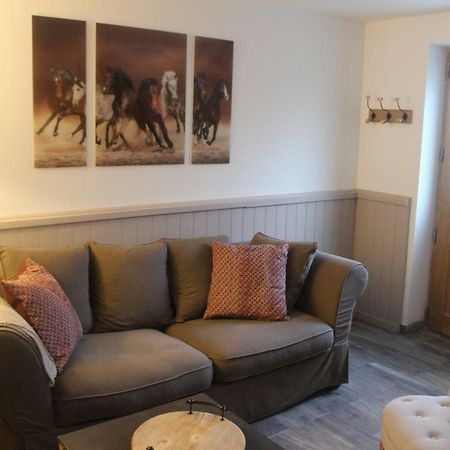 La Grosse Pierre Villa Mehers Екстериор снимка